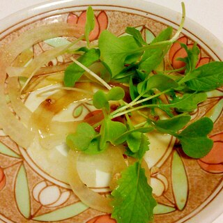 かいわれと水菜とオニオンスライスの中華サラダ